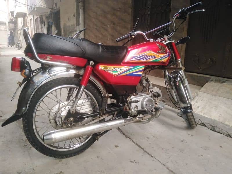 Red honda cd70 2020 12