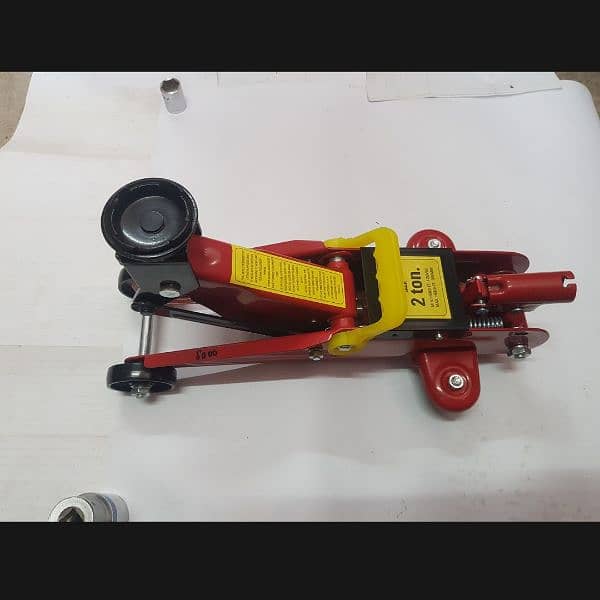 2 Ton capacity Car Handheld Compact Trolley car Jack - With S 14