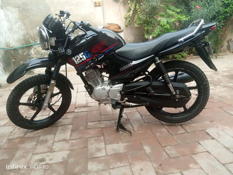 Yamaha ybr g 2023/24 model 2