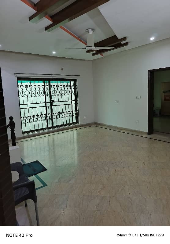 10 Marla VIP new tipe full house for rent in Abdalien society near ucp Yasir borast 9