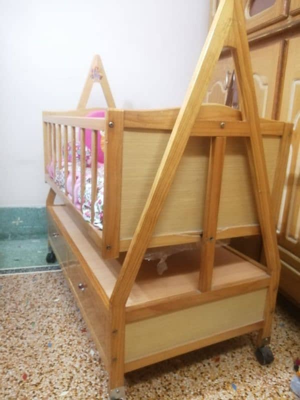 baby cot 2