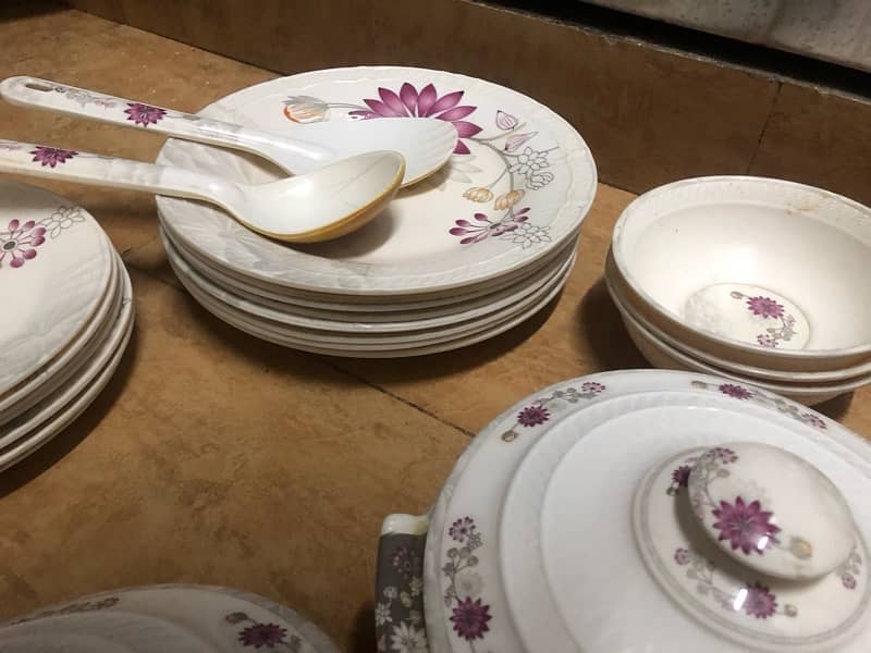 Plastic Dinner Set 4