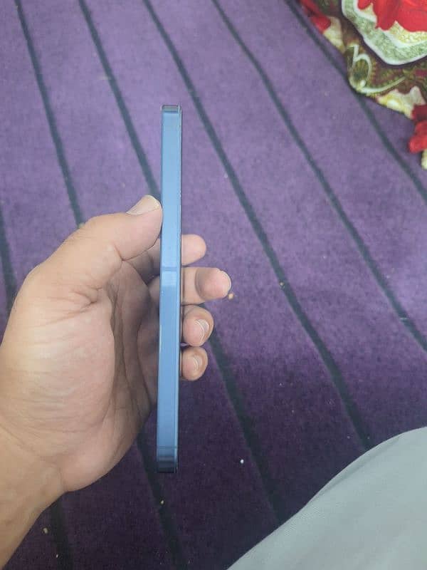 Samsung A55 5G with 10/10 condition 4