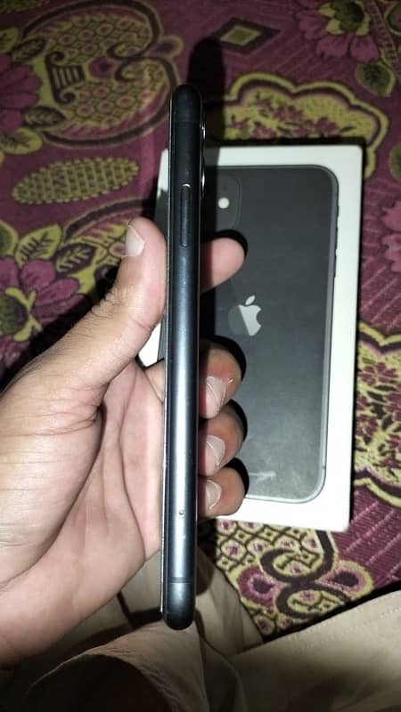 Iphone 11 Pta approved 64gb with box. 1