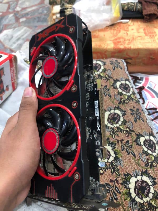 And Rx 560 4gb DDR5 3