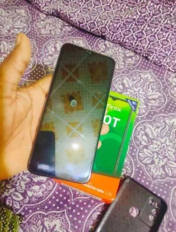 Infinix hot 10 play 4/64 2