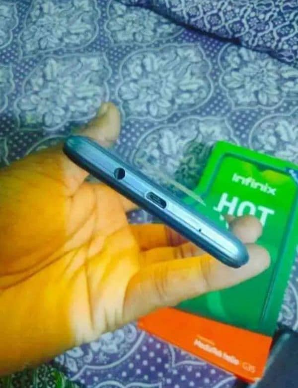 Infinix hot 10 play 4/64 4