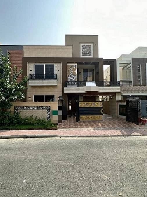 10 Marla House For Sale In Ghaznavi Block Bahria Town Lahore 0