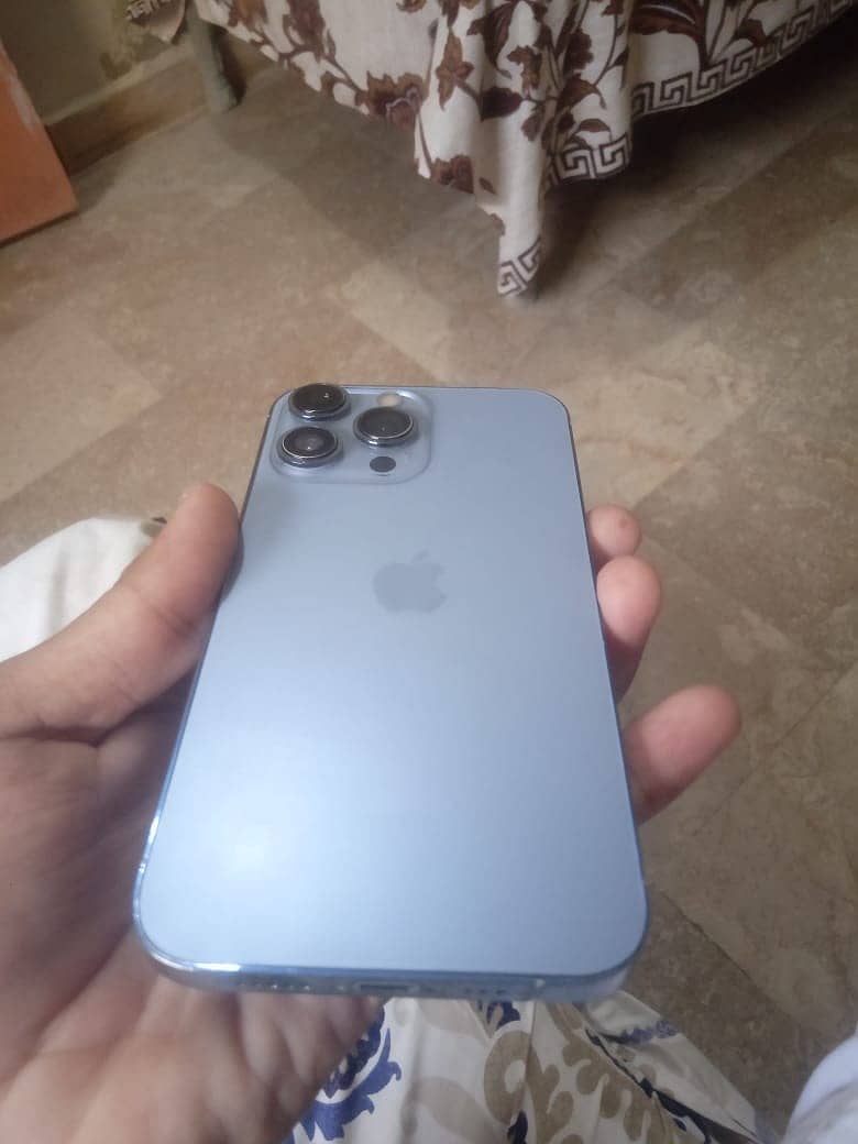 iPhone XR (PTA Approved) 0