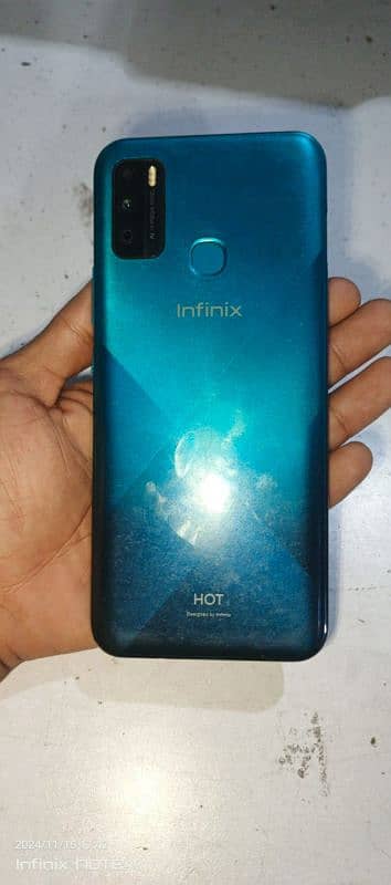 infinix hot 9play   4/64 1