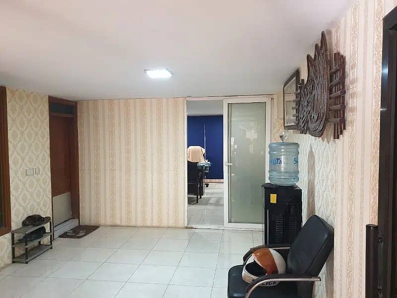 | Dha Ph 2 (ext) | COMM STREET 800 SQFT MEZZANINE FLOOR | ATTACH BATH | 2 GLASS CHAMBERS | WORK STATION | ATTACH BATH | KITCHEN | TILED FLOORING | FRONT ENTRANCE | NEAR KORANGI ROAD & ITTEHAD | IDEAL FOR SOFTWARE HOUSE | REASONABLE RENT | 1