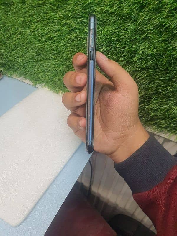 I phone 11 pro max 256gb (B 88)org Display change in Dubai 03090965548 0