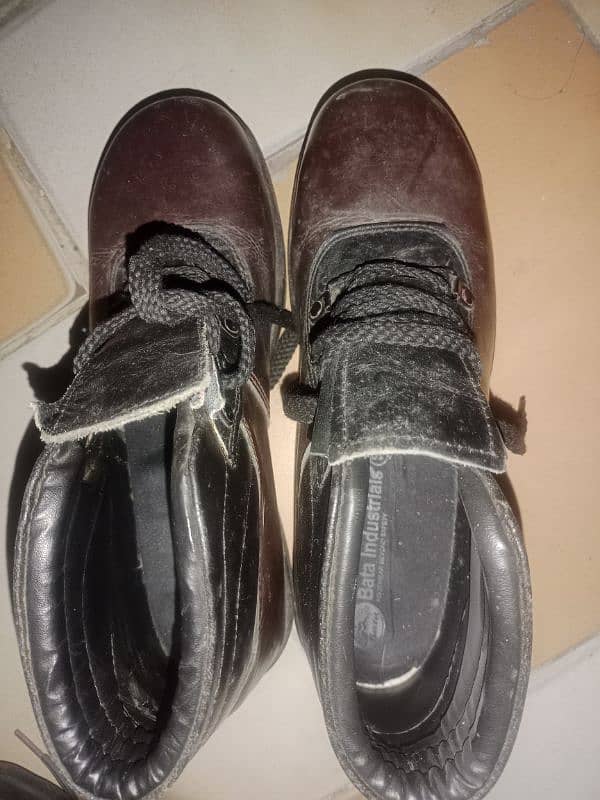 safety shoes for sale in very good and neat condition. size 10. 3