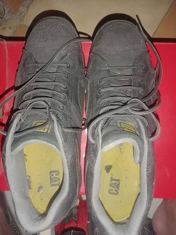 safety shoes for sale in very good and neat condition. size 10. 4