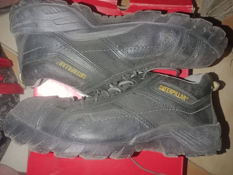 safety shoes for sale in very good and neat condition. size 10. 6