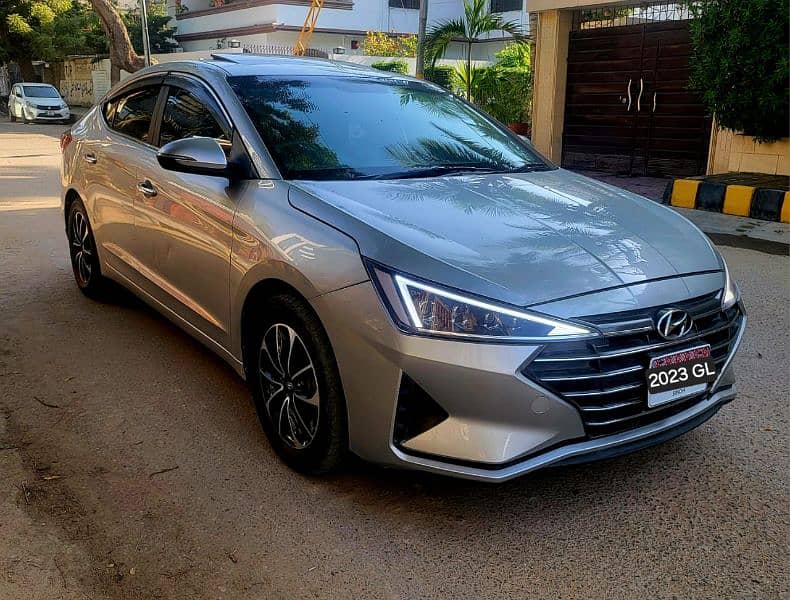 Hyundai Elantra GL Model 2023 Sunroof 1