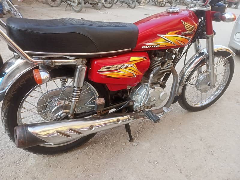 Honda 125 Karachi number 6