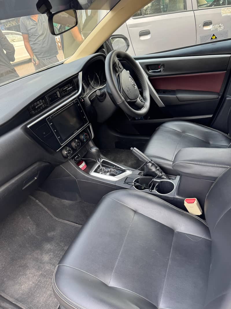 Toyota Corolla Altis 1.6 2018 13