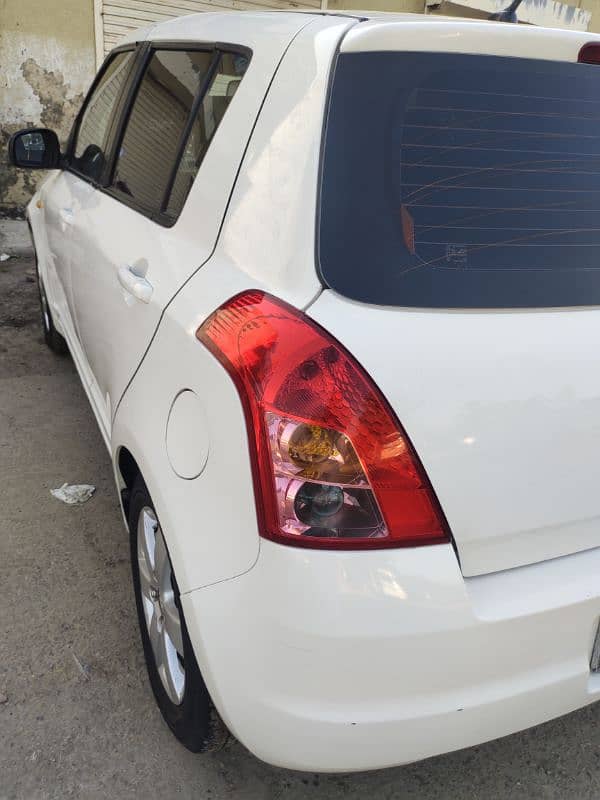 Suzuki Swift Dlx 2016 5