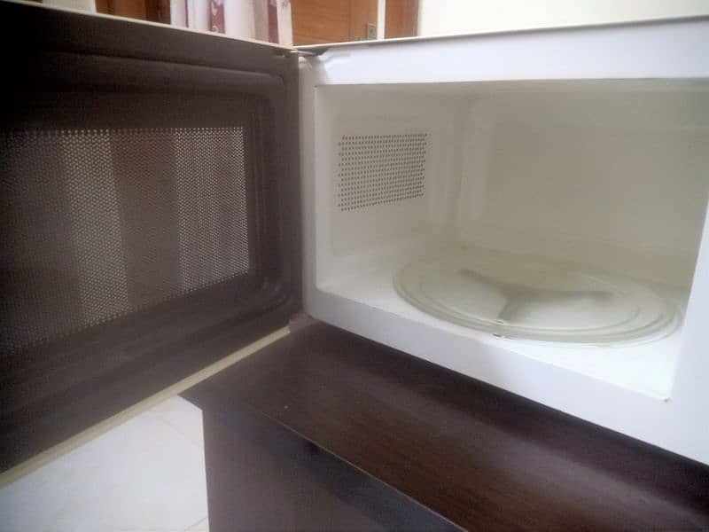 Orient microwave used but good condition 1