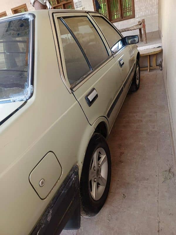 Nissan Sunny 1984 4