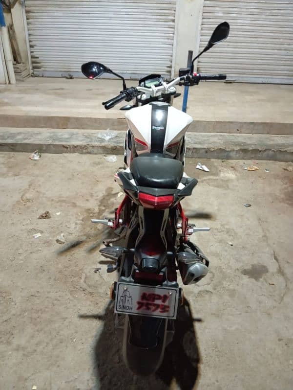 Benelli TnT150i 8