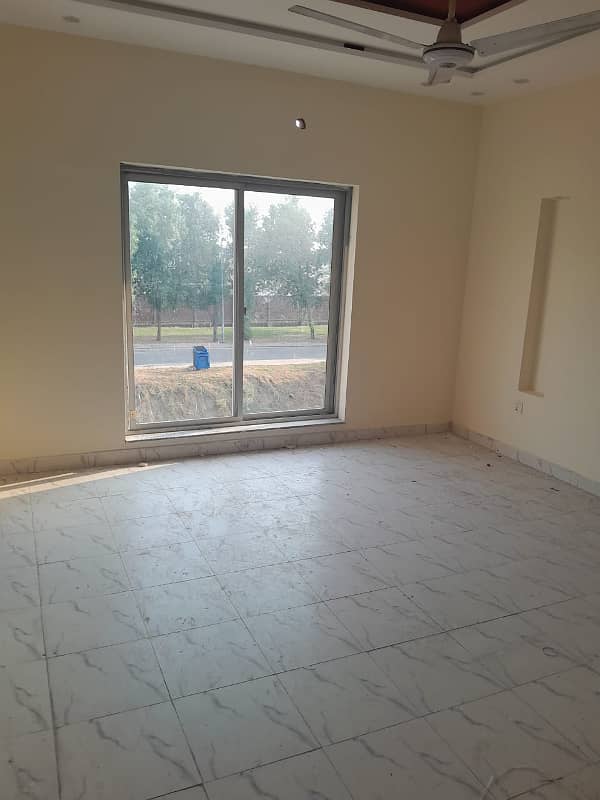 10 Marla For Rent Sector -E Bahria Town Lahore 7