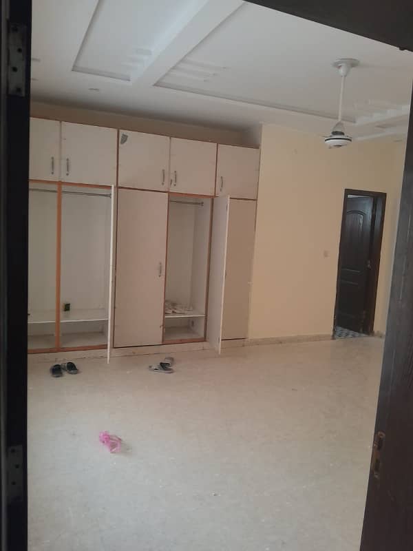 10 Marla For Rent Sector -E Bahria Town Lahore 10