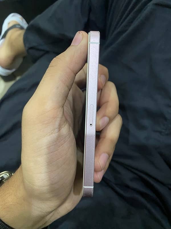 Iphone SE Offical PTA Approved 3