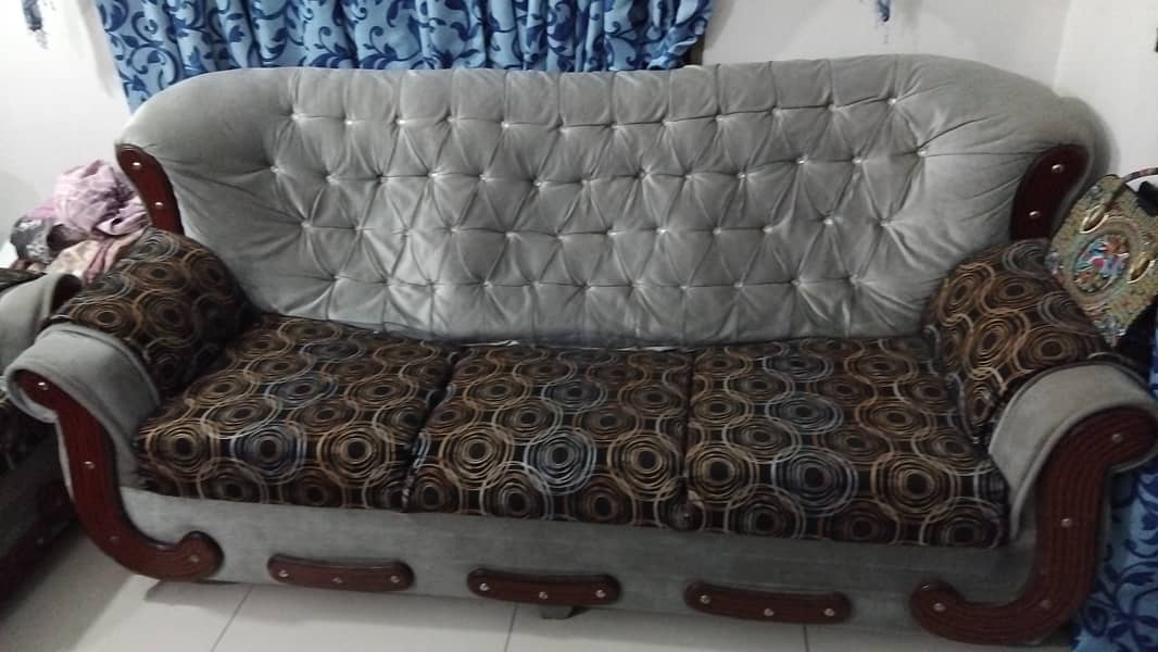 7 seater sofa in good condition 0