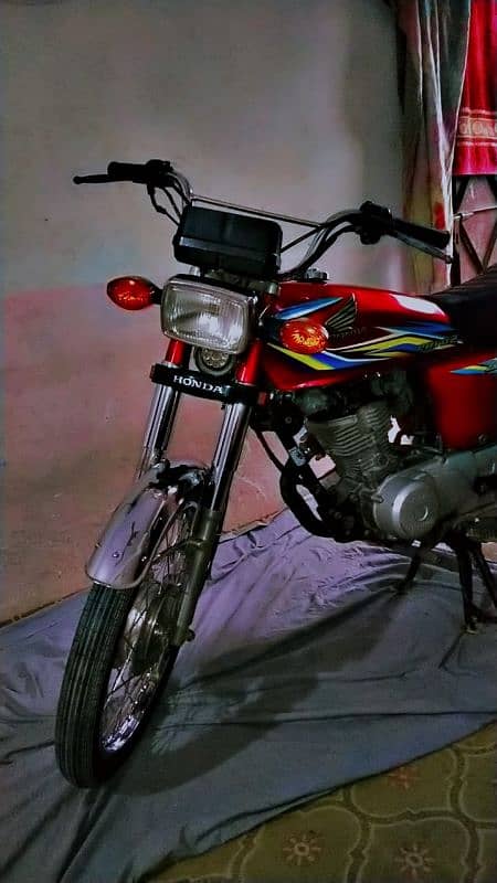 Honda cg 125 2017 red colour 3