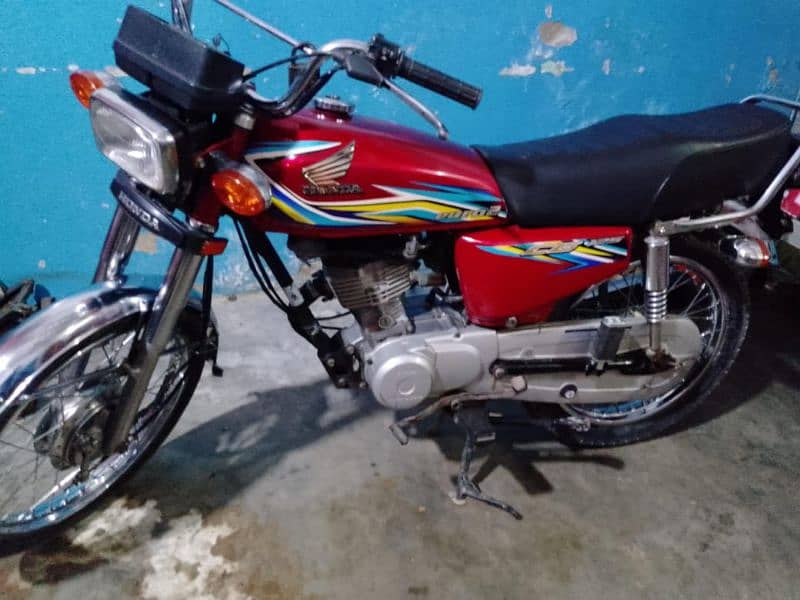 Honda cg 125 2017 red colour 5