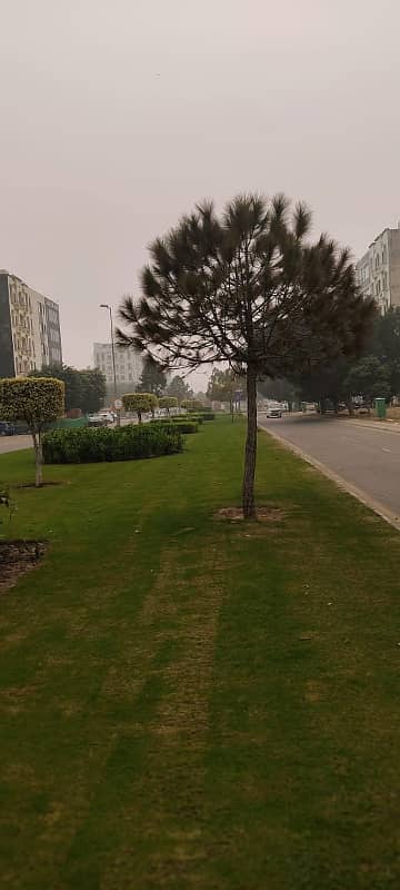 Investor Rate Studio Furnished Apartment Available for Sale in Quaid Block, Bahria Town Lahore. 11