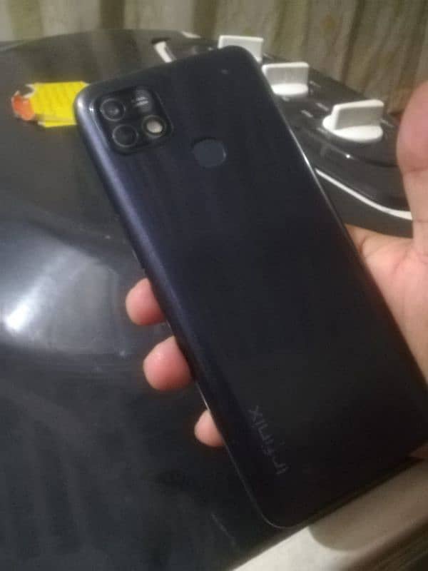 Infinix hot 10i 4/128 with box 11