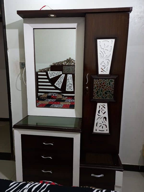 bedroom set 4 piece with mattress urgent sale 3