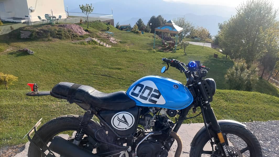 YBR125-G in a scrambler style 0