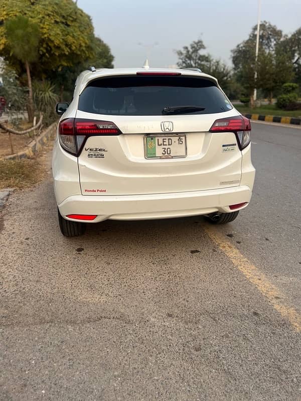 Honda Vezel 2016 total original pain 1