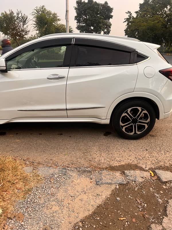 Honda Vezel 2016 total original pain 4