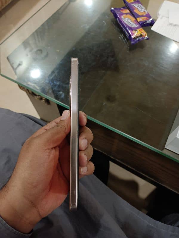 OPPO Reno 12 f 5g 4