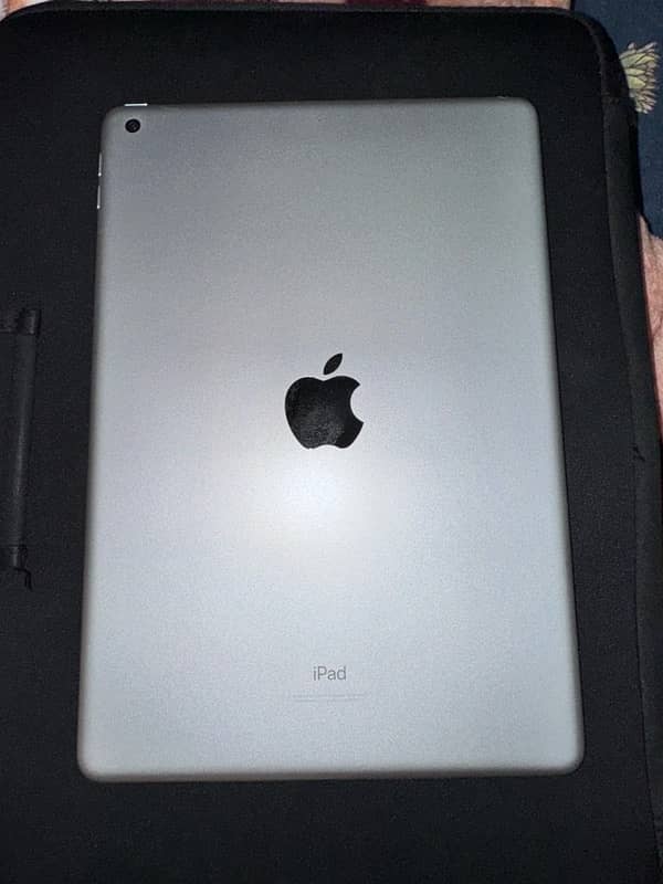 Apple iPad 9th Gen - 64GB Storage 0