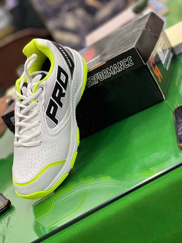 CA Pro 15kle Cricket Shoes 100% (original) 5