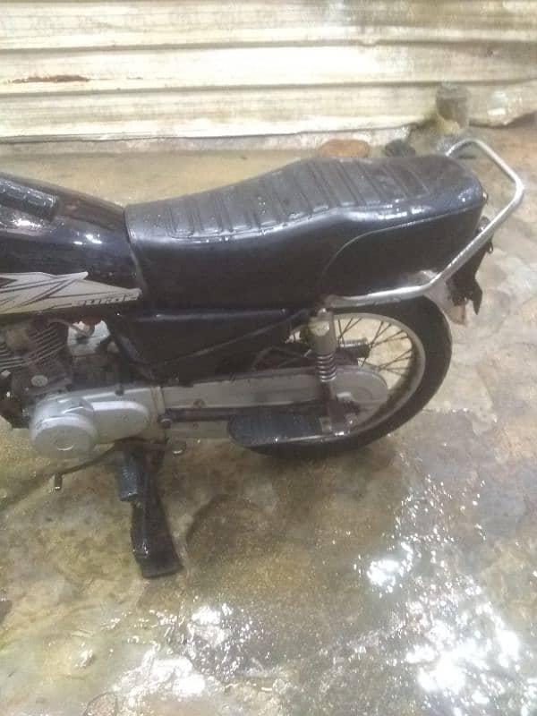 Honda cg 125 1982 modle Lahore nmb 9