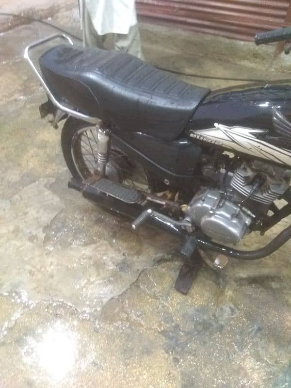 Honda cg 125 1982 modle Lahore nmb 11