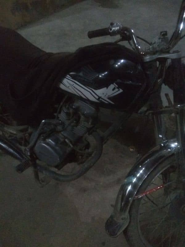 Honda cg 125 1982 modle Lahore nmb 12