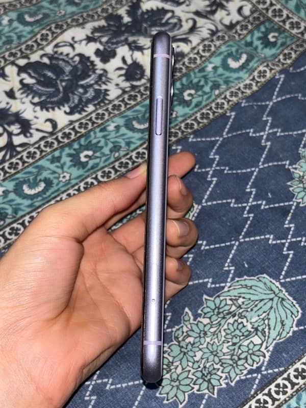 iphone 11 128GB pta approved 10/10 6