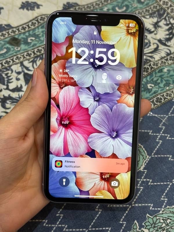 iphone 11 128GB pta approved 10/10 7