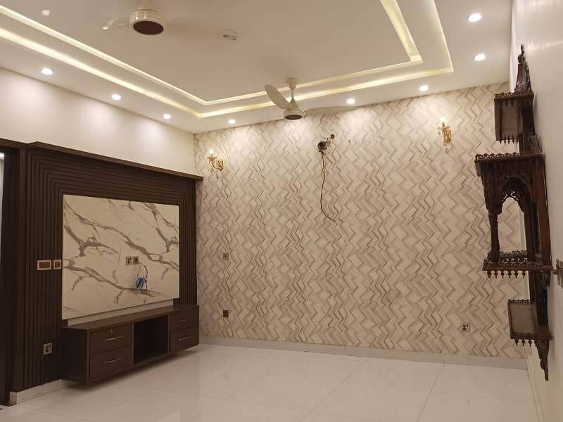 10 Marla Modern Elevation Brand New House Available for Rent in Sector C, Bahria Town Lahore. 20