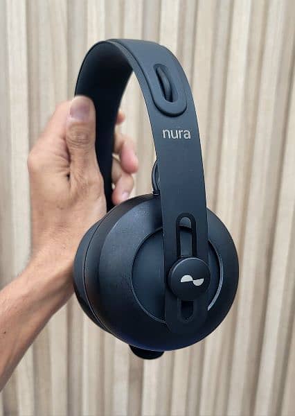 Nura Wireless Bluetooth Headphones 1