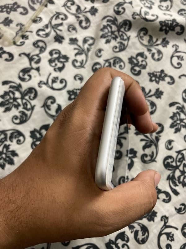 iphone 8 plus 256 gb pta approved all ok 4