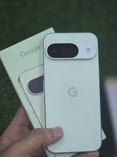 Google  Pixel  9 Box Pack